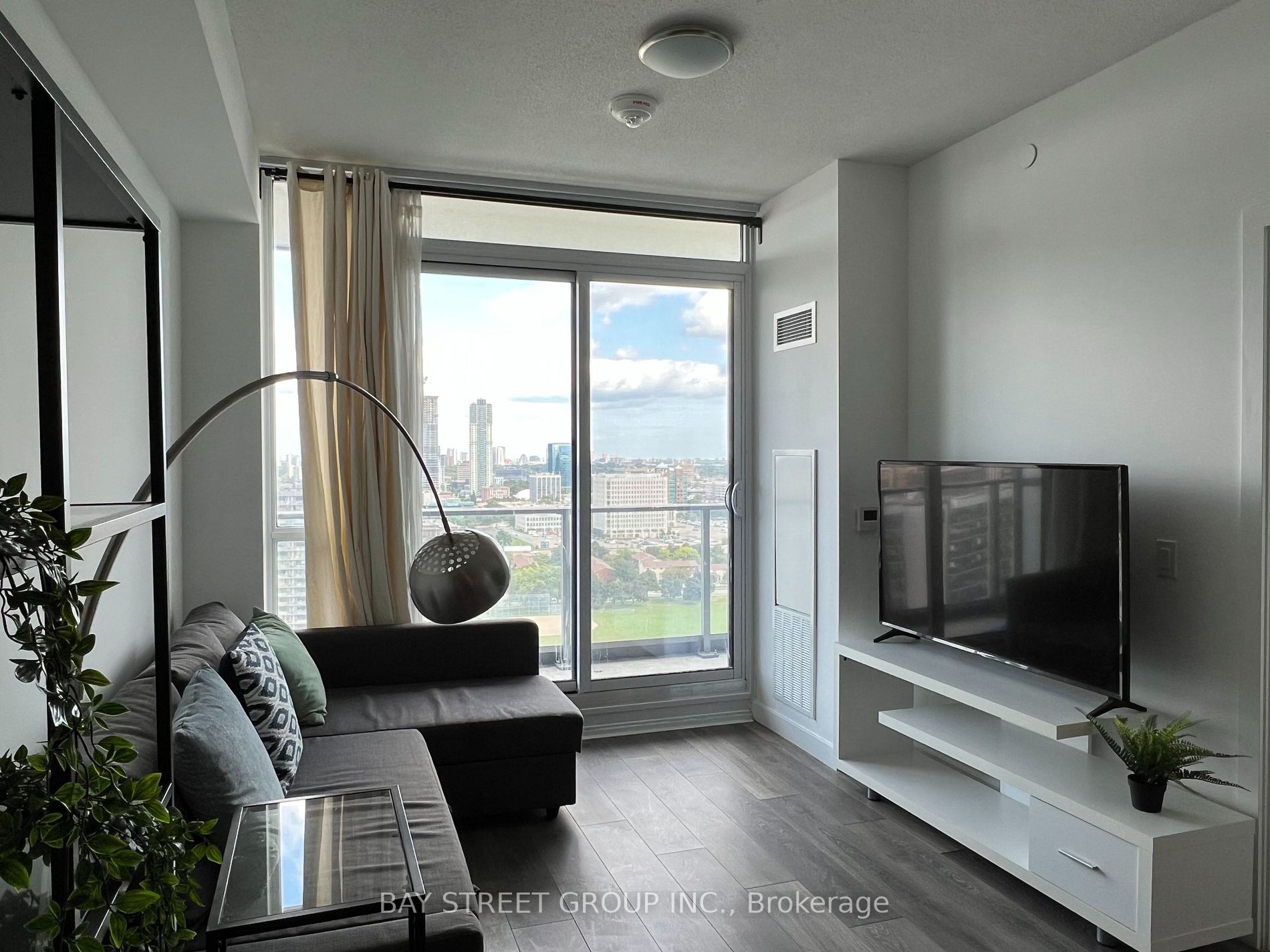 Listing C7008618 - Large Photo # 16