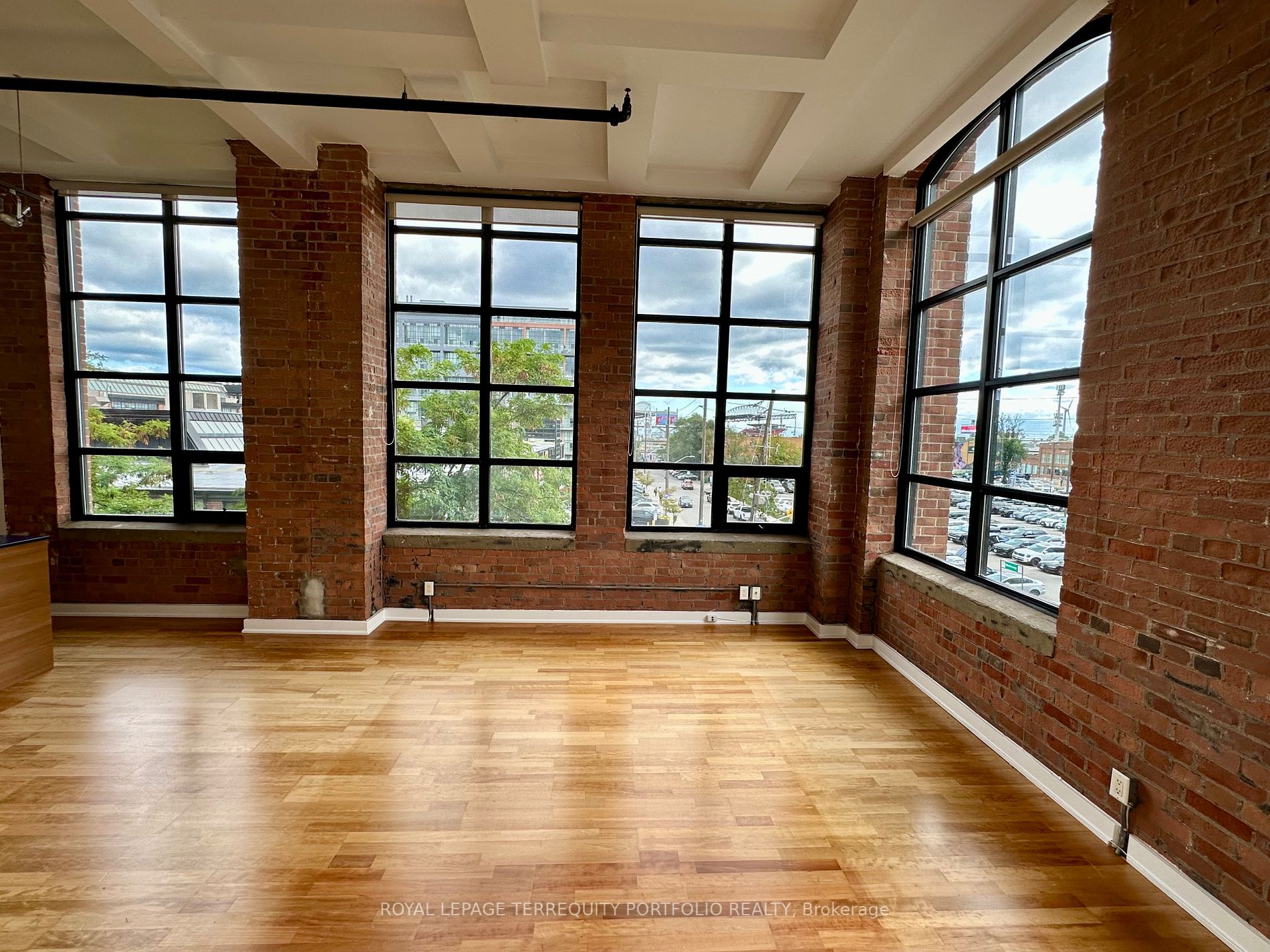 43 Hanna Ave, #329