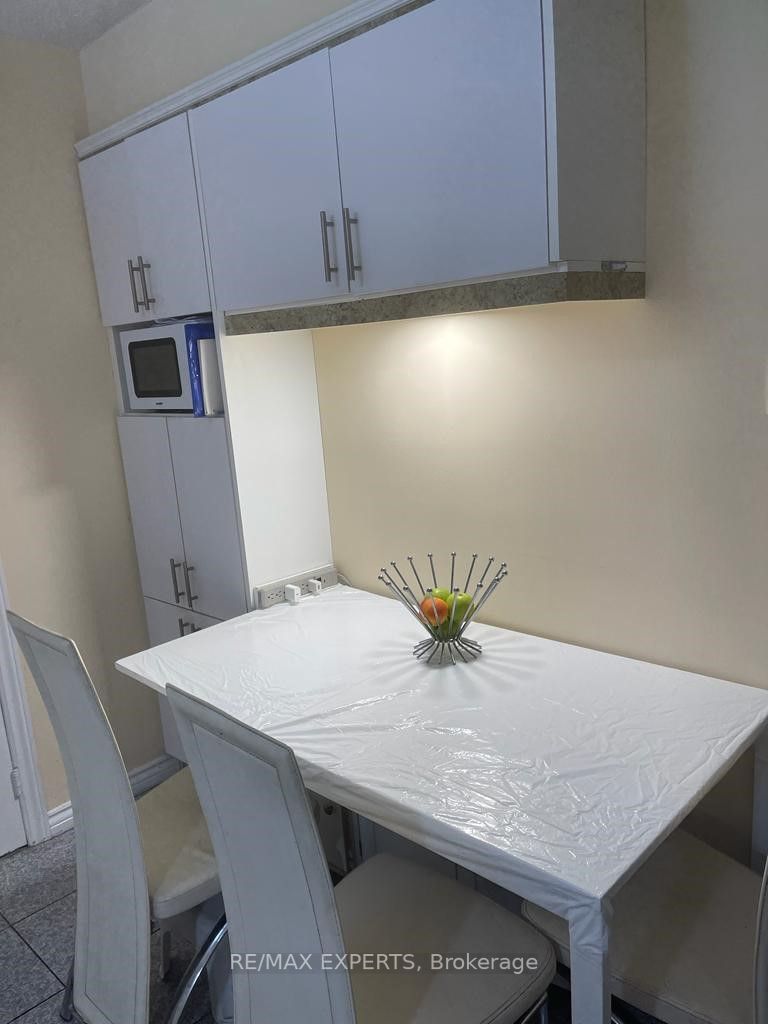 10 Tangreen Court, #2708