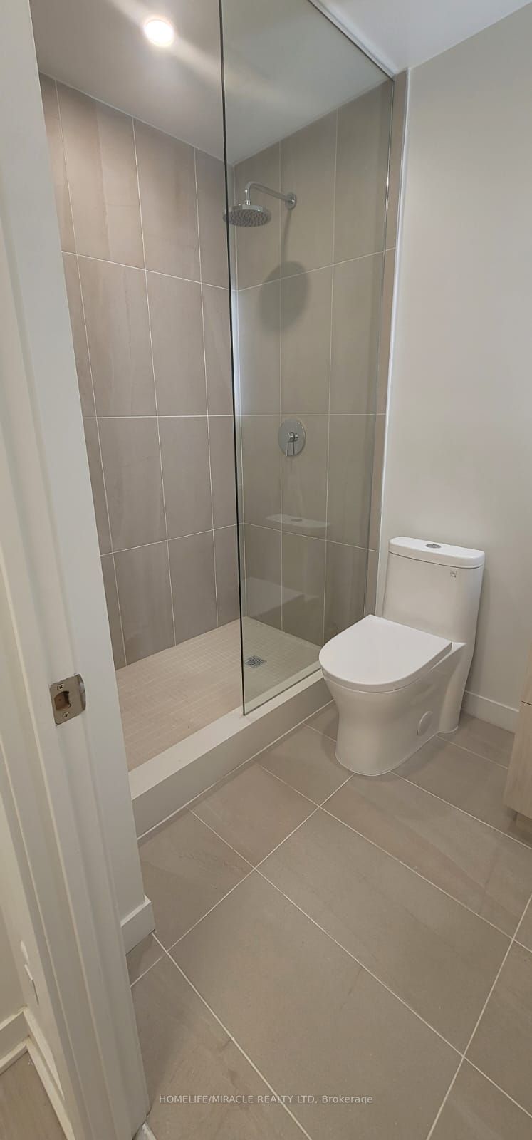 185 Alberta Avenue #703