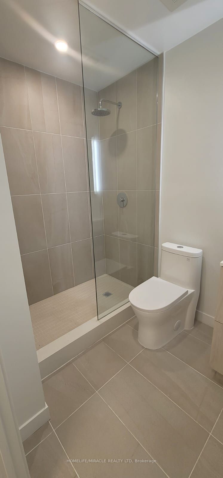 185 Alberta Avenue #703