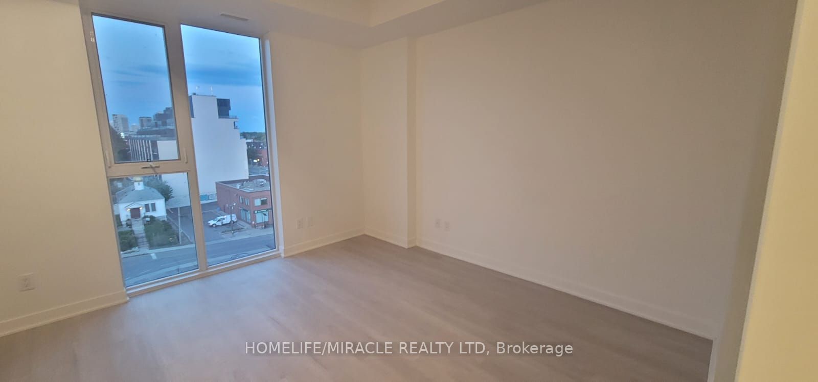 185 Alberta Avenue #703