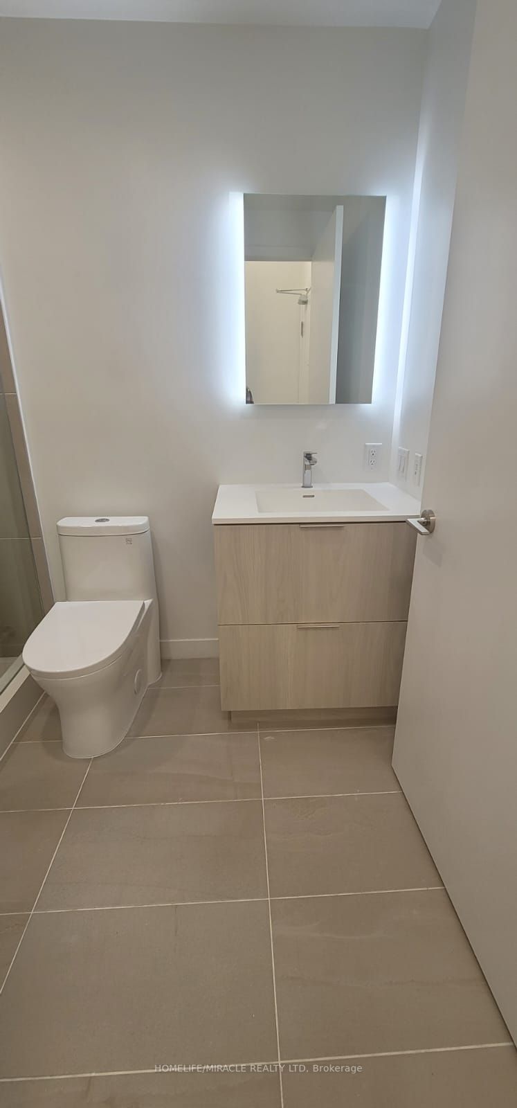 185 Alberta Avenue #703