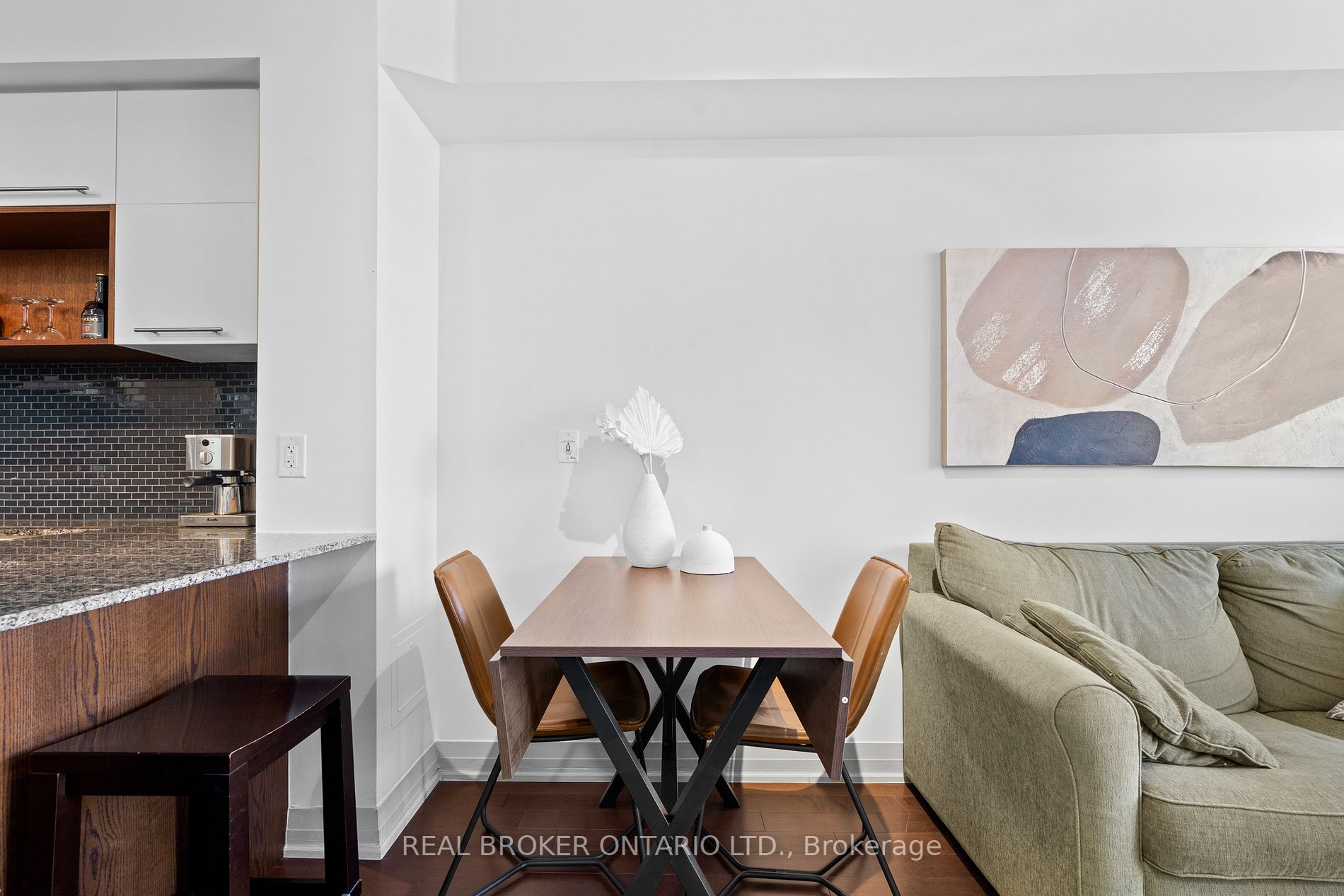 Listing C7008888 - Large Photo # 6