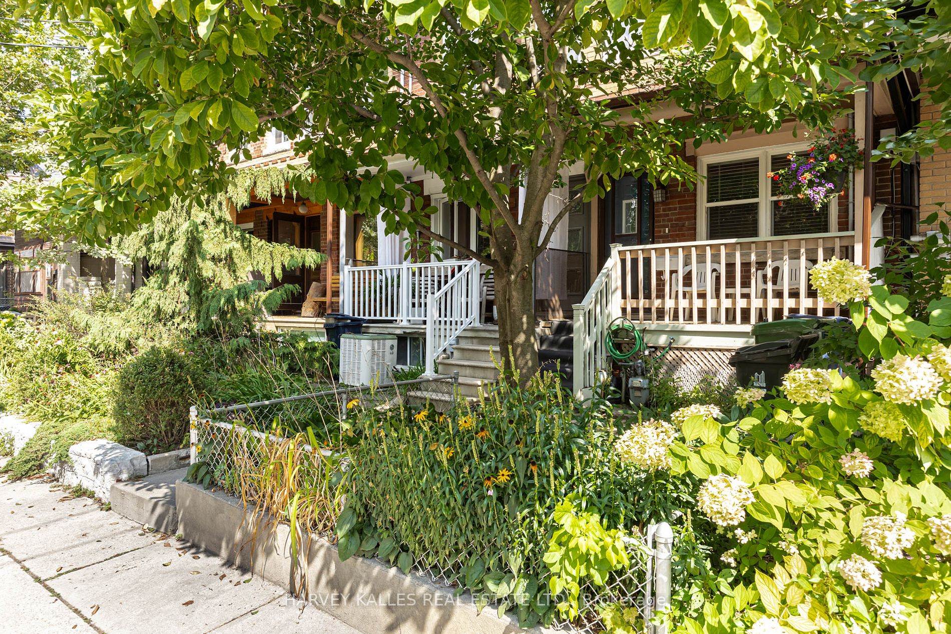 251 Bellwoods Ave