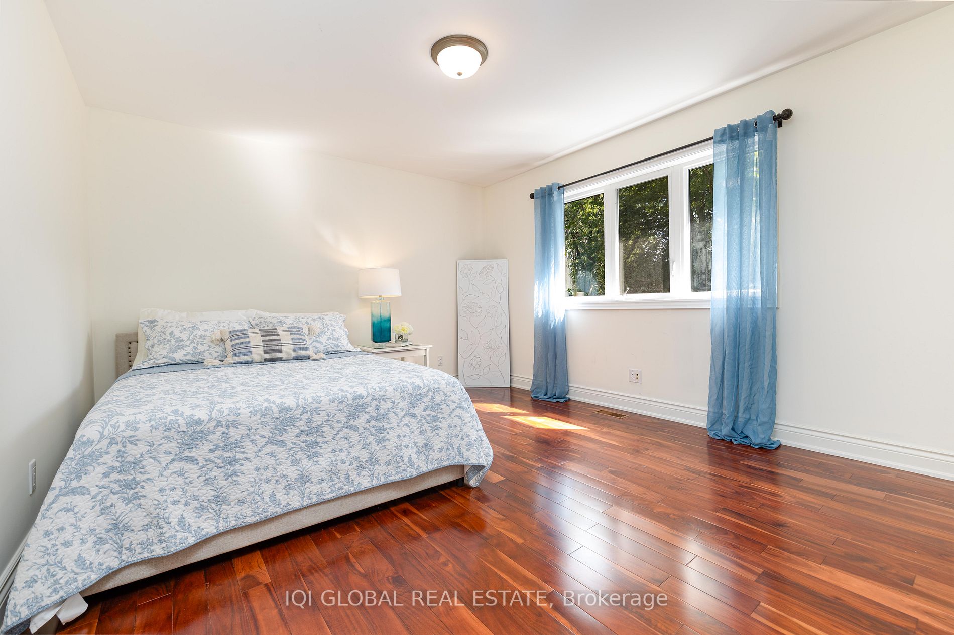 21 Devondale Ave