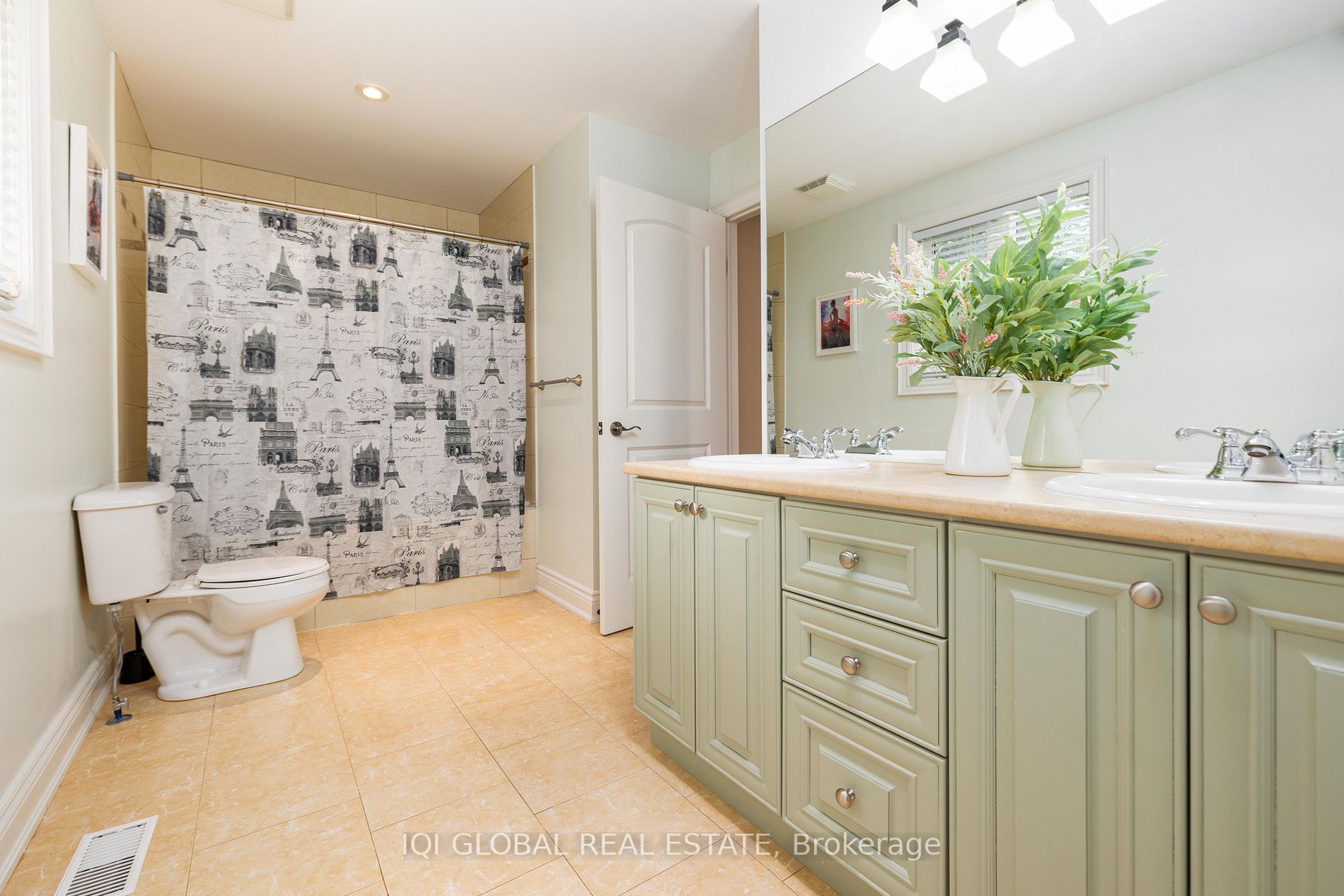 21 Devondale Ave