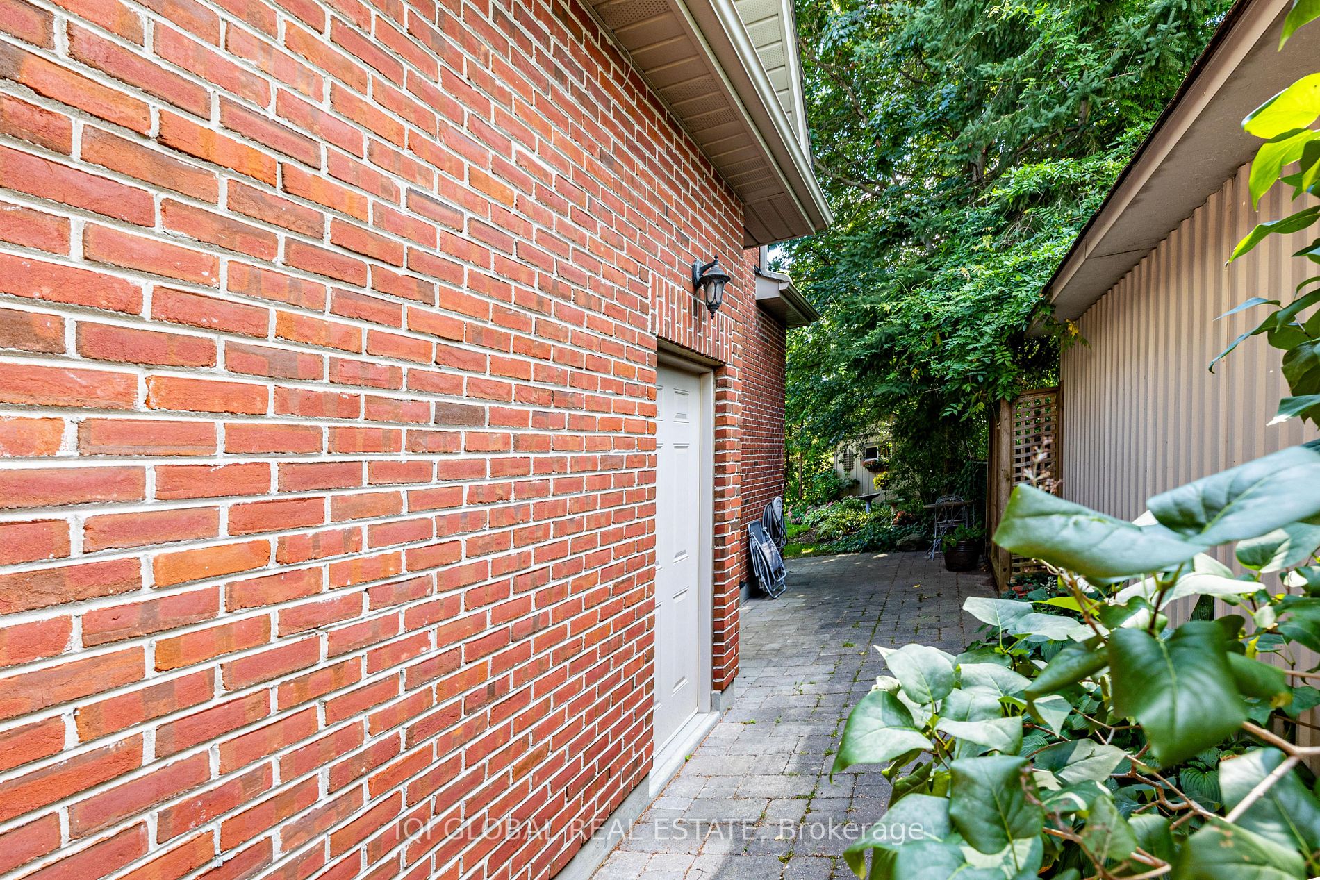 21 Devondale Ave