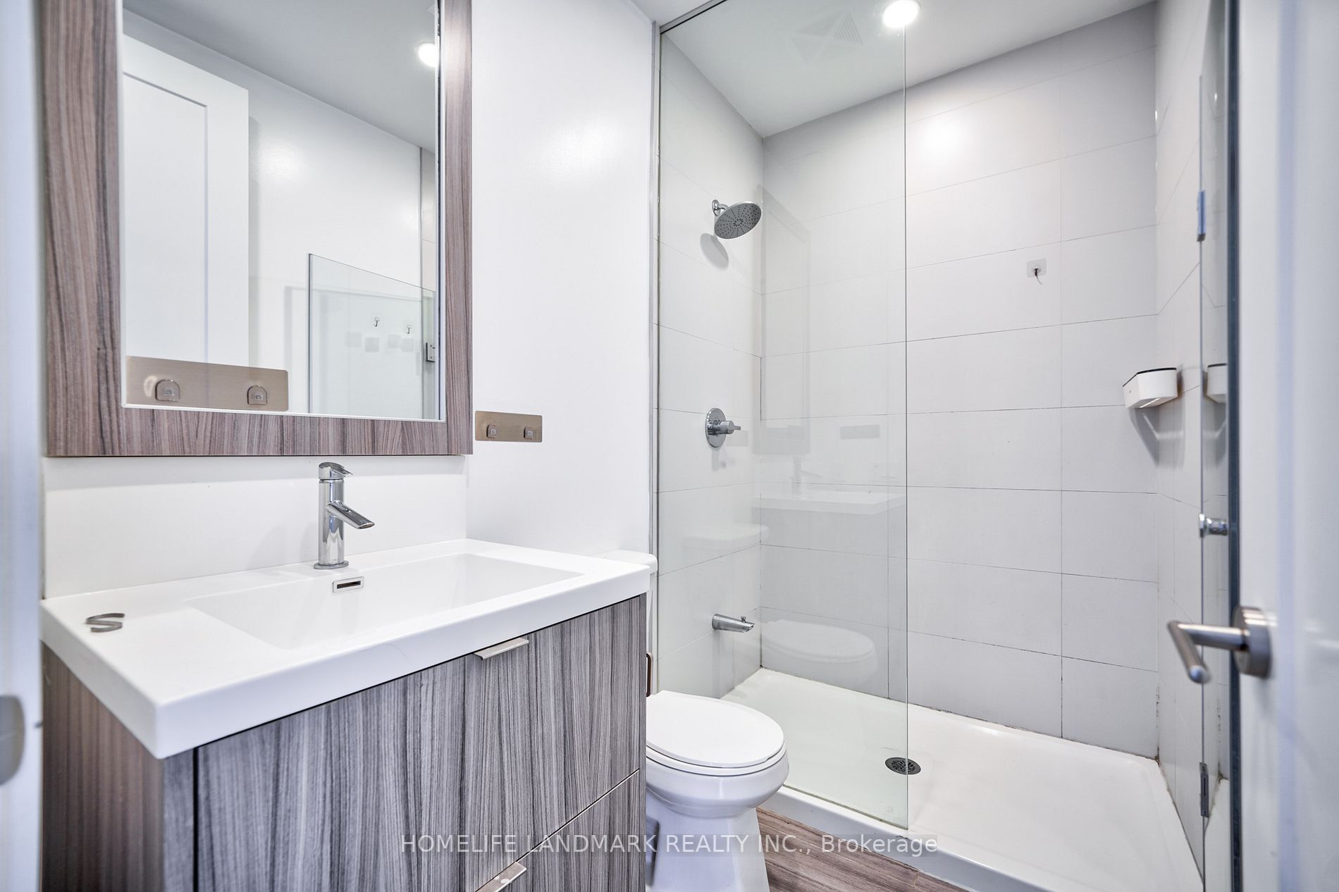 38 Cameron St, #208