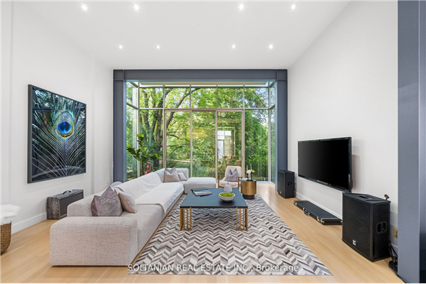 561 Arlington Ave, Toronto