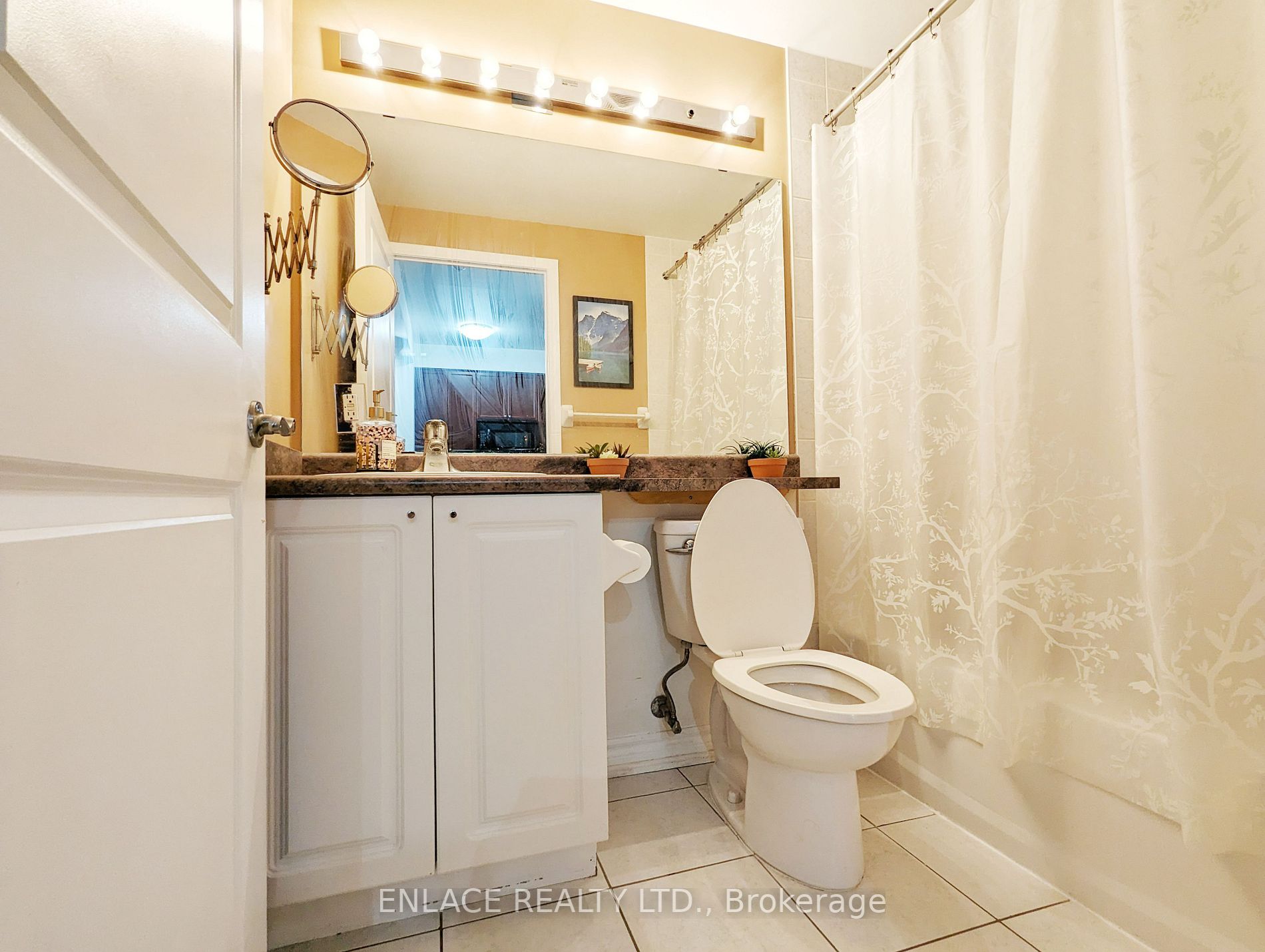 872 Sheppard Ave W, #711