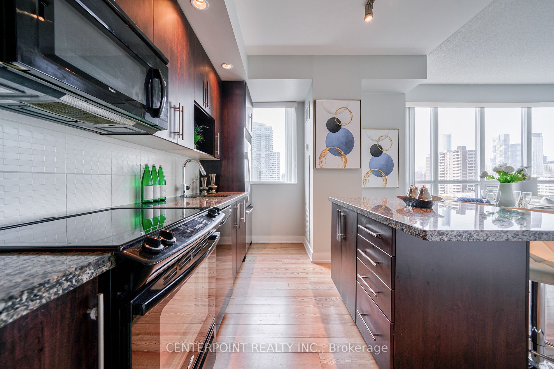 28 Linden St, #806