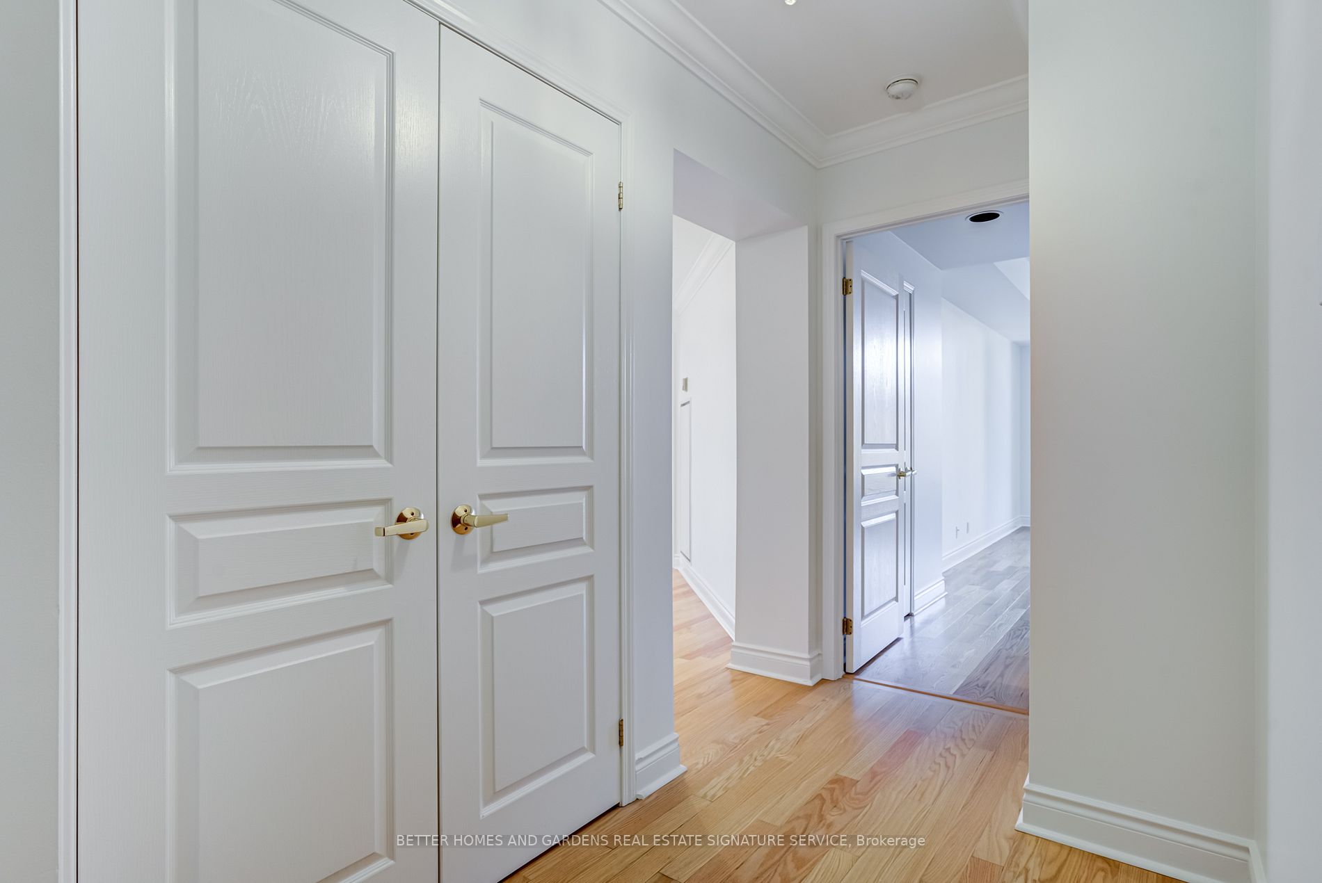 1 Deer Park Cres, #406