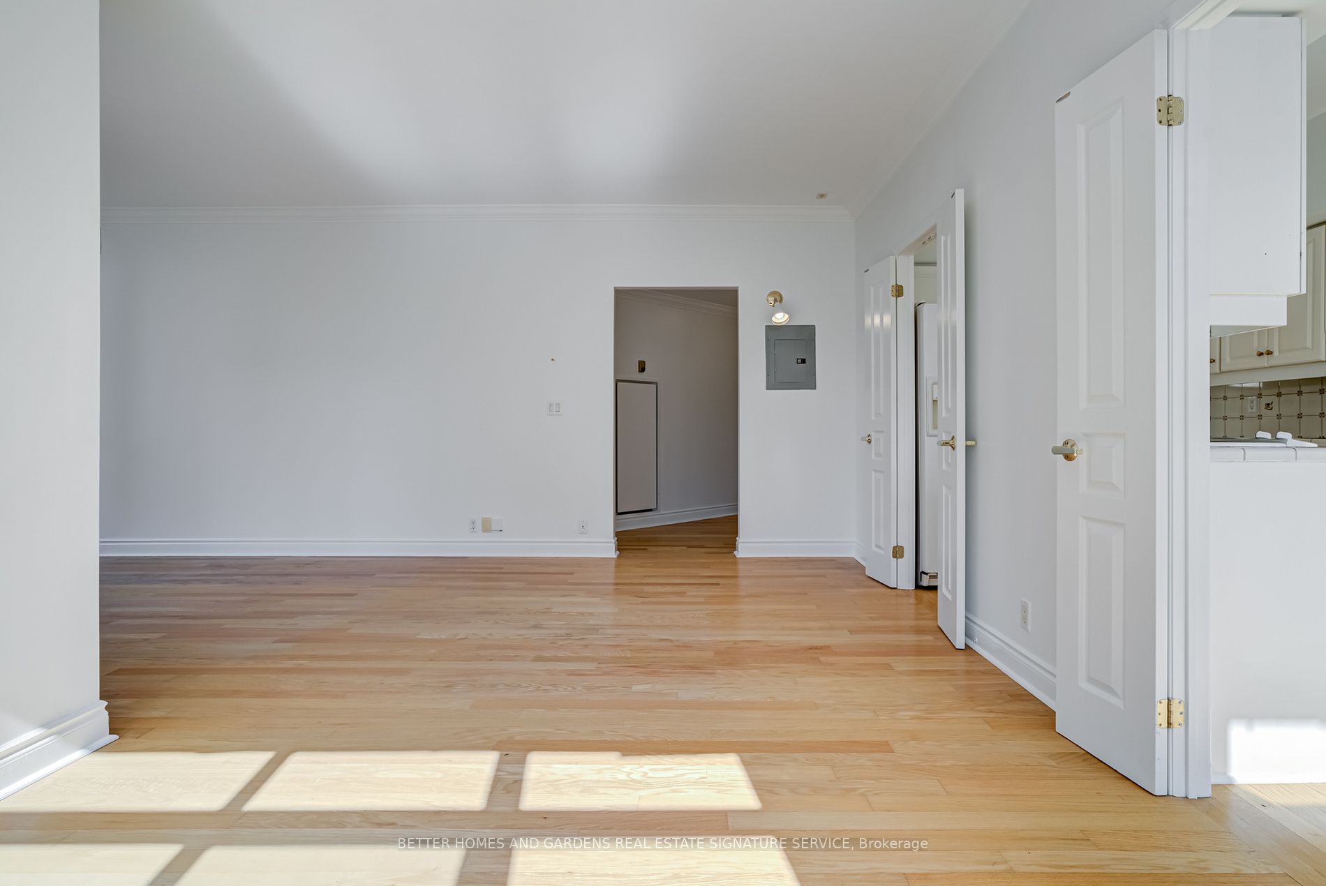 1 Deer Park Cres, #406
