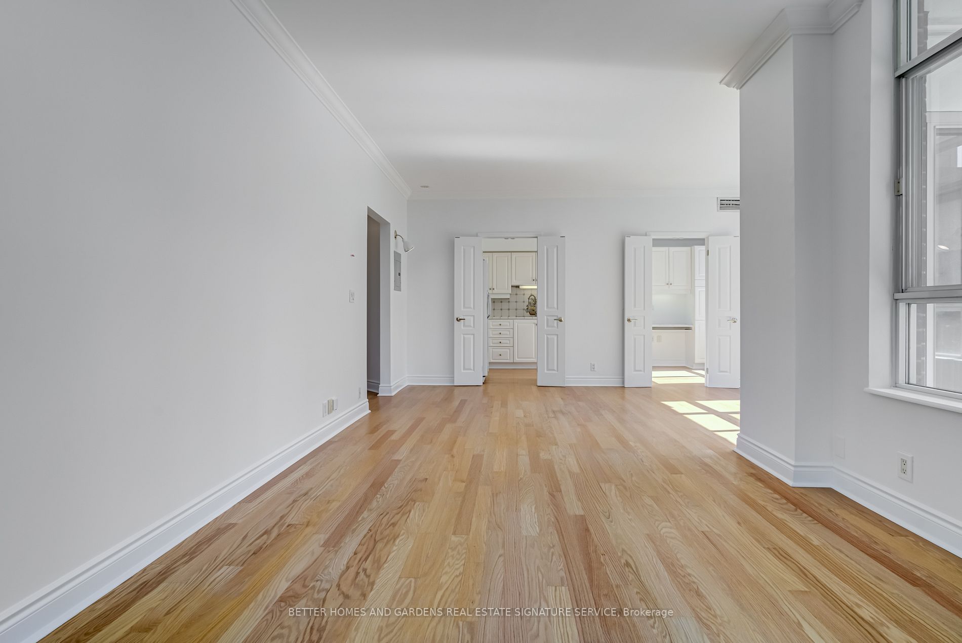 1 Deer Park Cres, #406