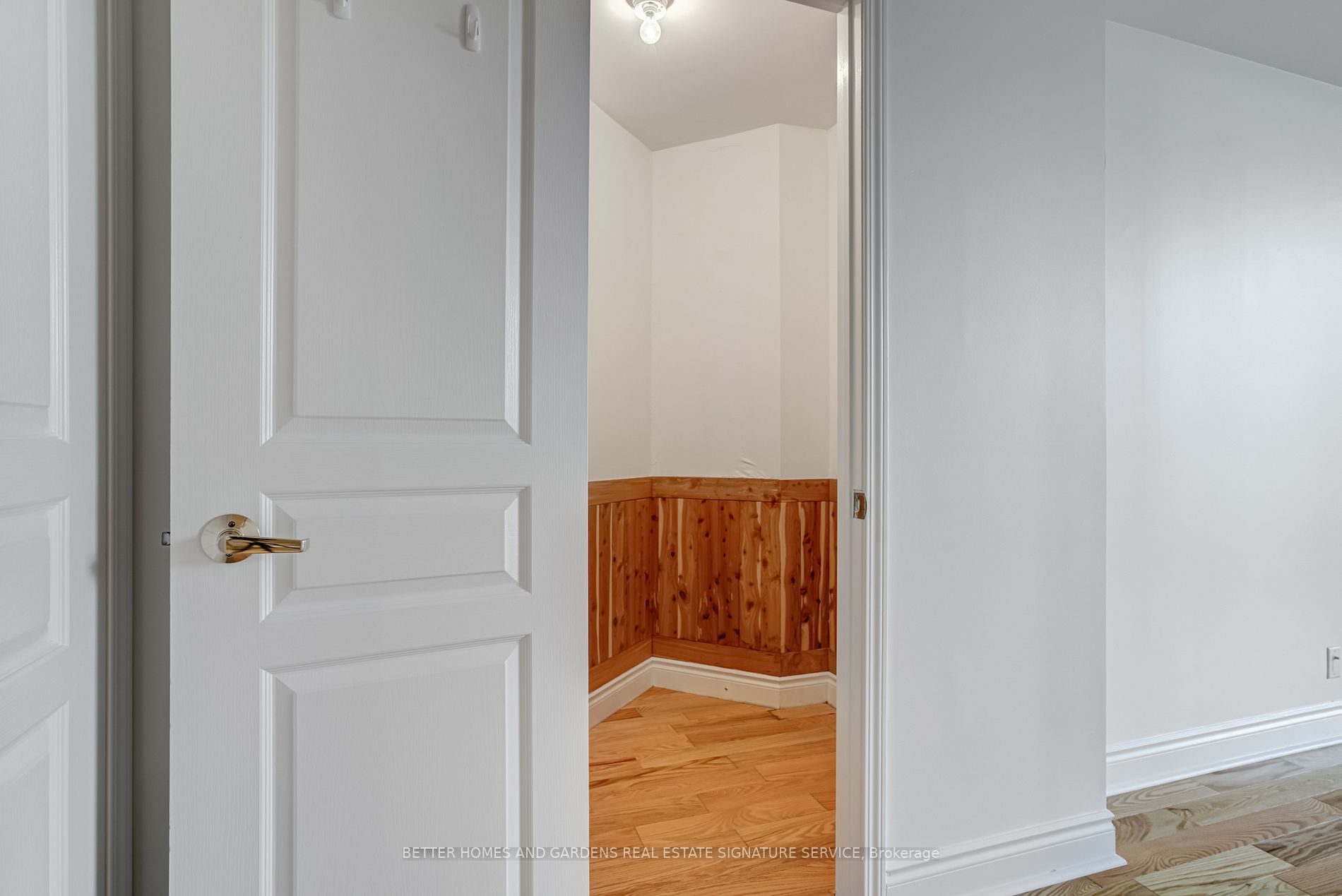 1 Deer Park Cres, #406