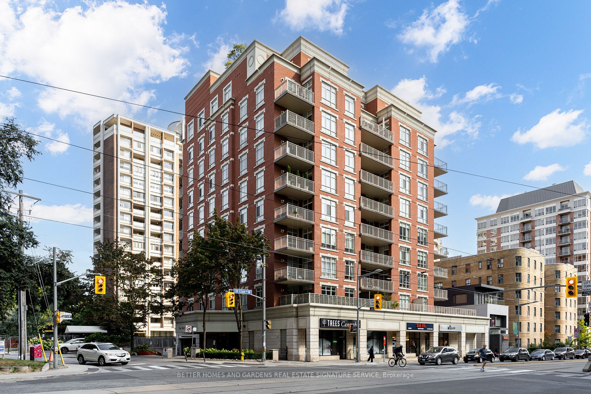 1 Deer Park Cres, #406