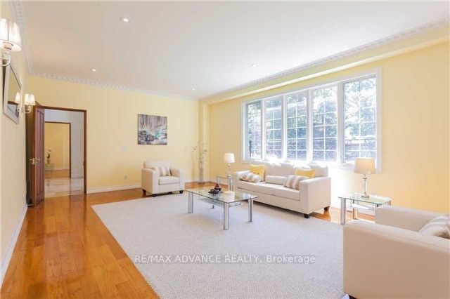 8 Shady Oaks Cres