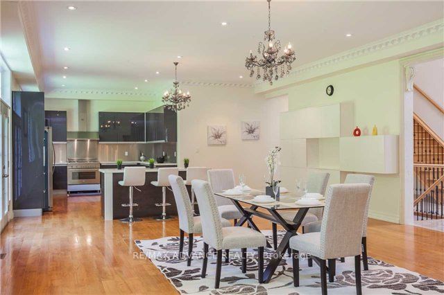 8 Shady Oaks Cres