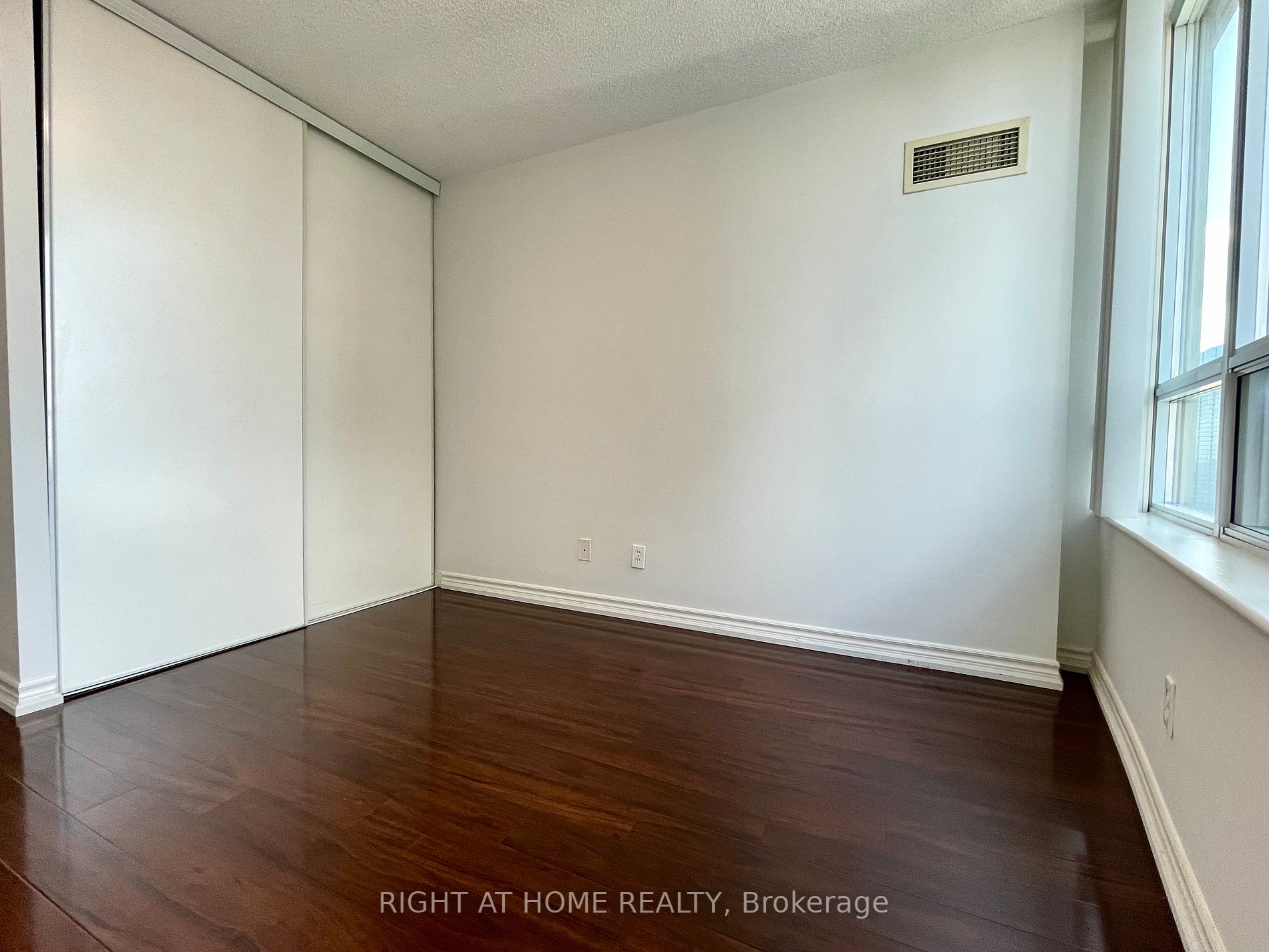 18 Spring Garden Ave, #3202