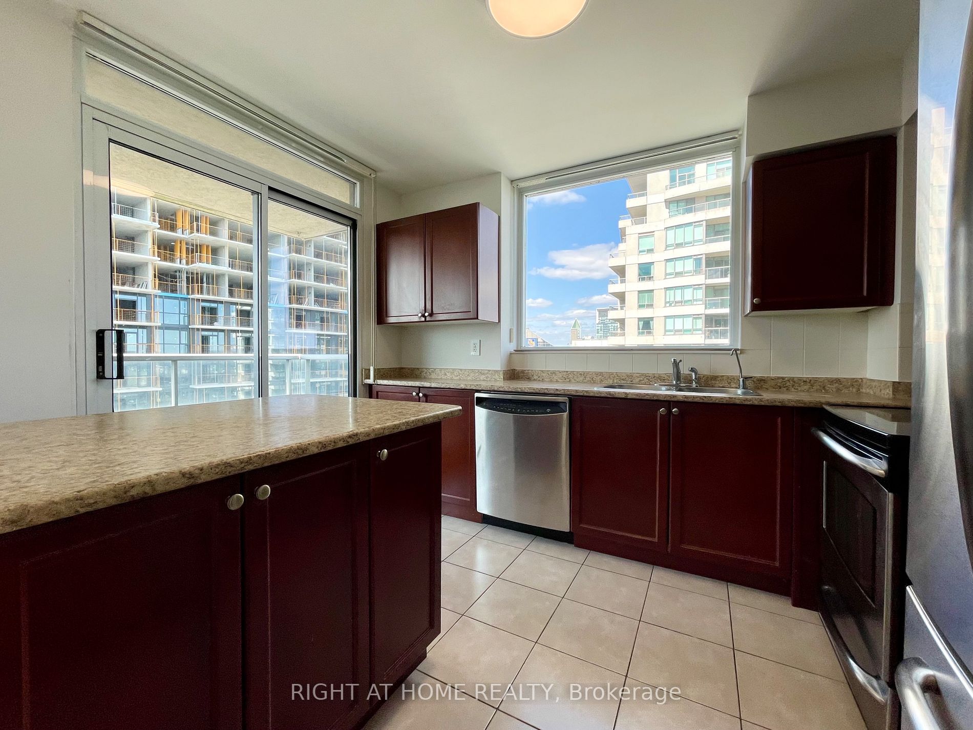 18 Spring Garden Ave, #3202