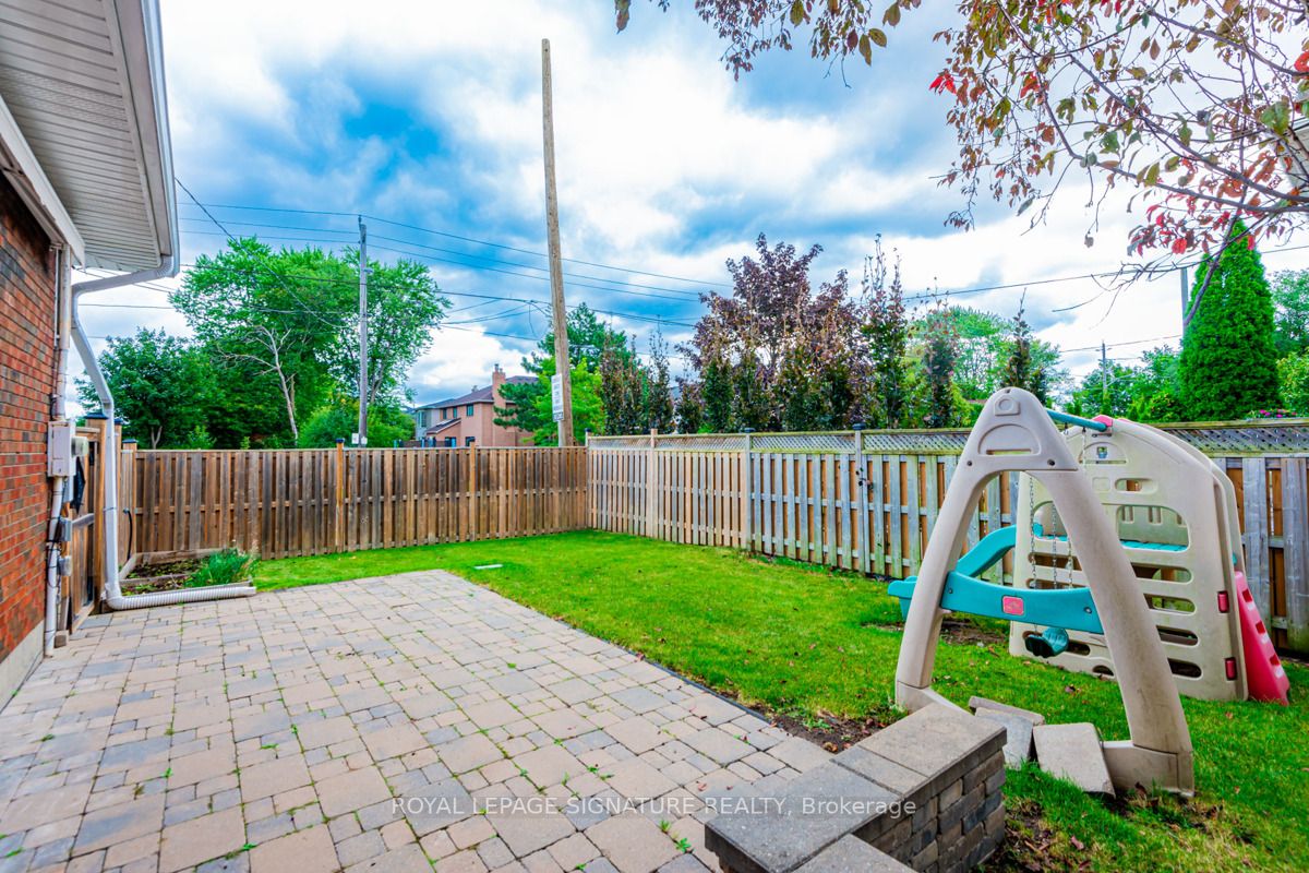 141 Palm Dr