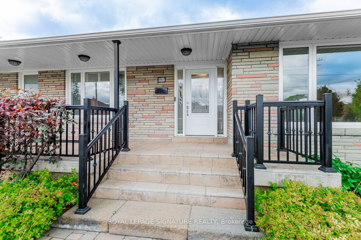 141 Palm Dr