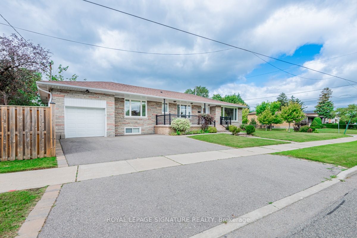 141 Palm Dr