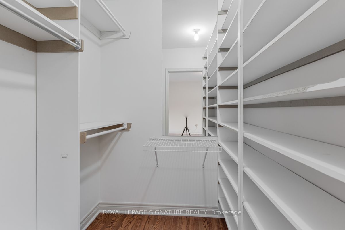 141 Palm Dr