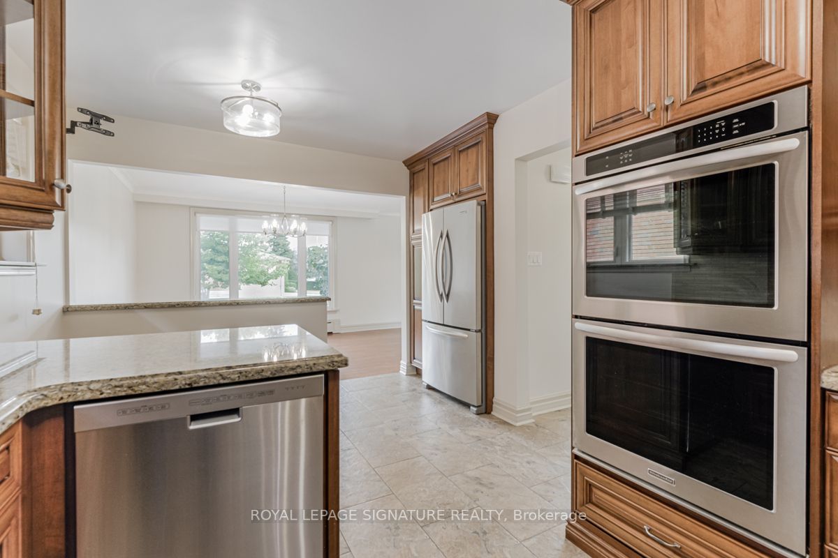141 Palm Dr