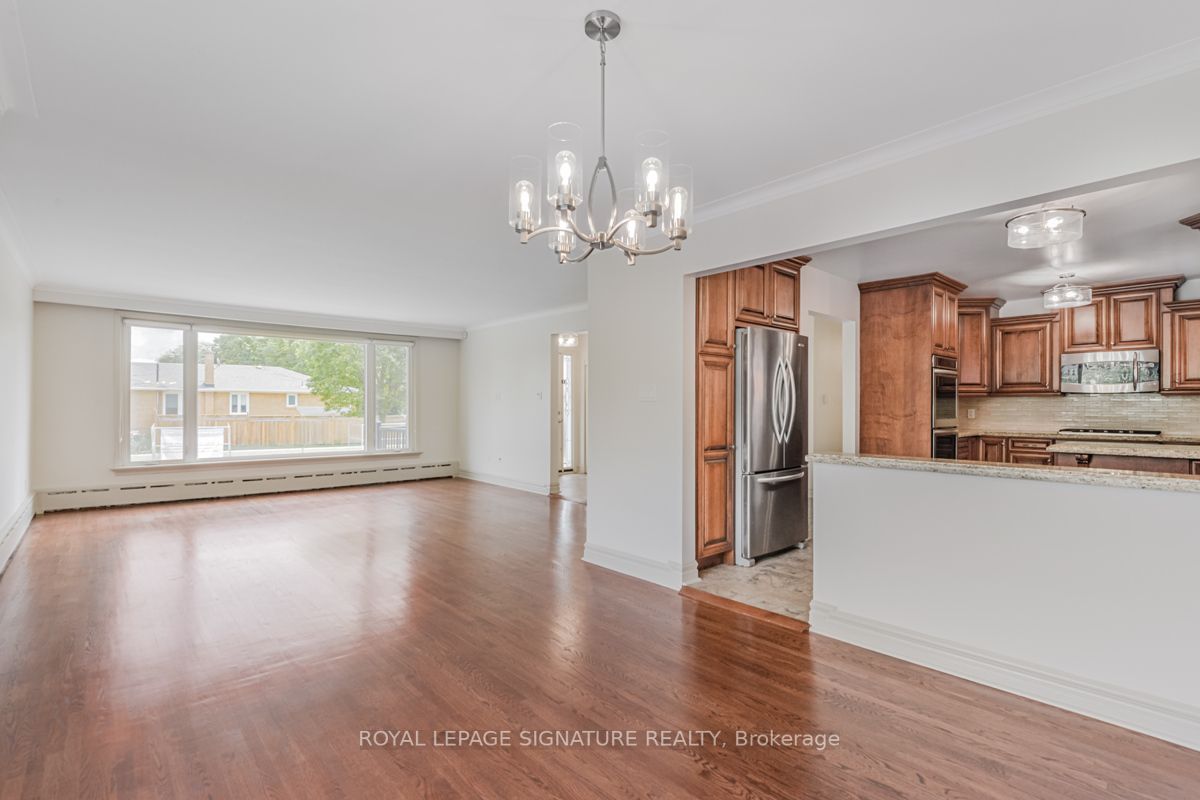 141 Palm Dr
