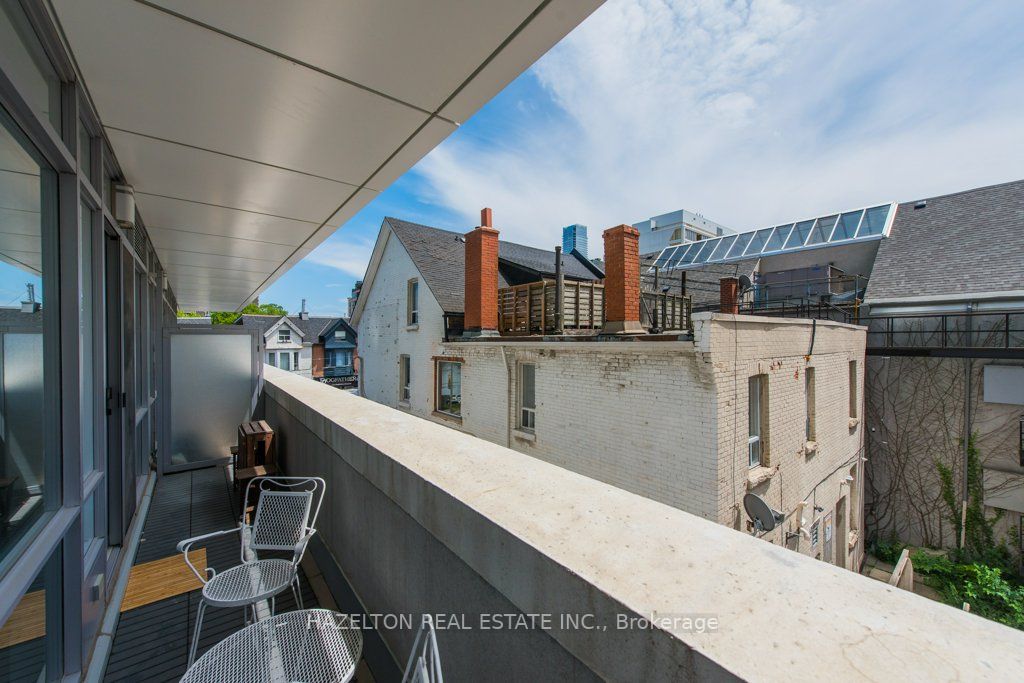 170 Avenue Rd, #211