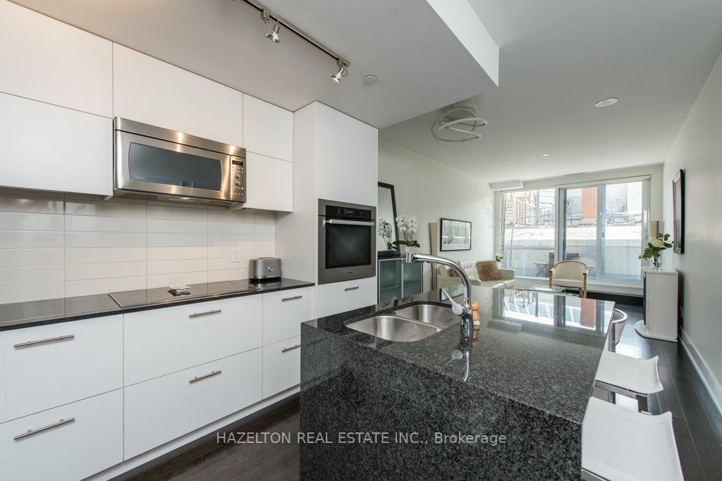 170 Avenue Rd, #211