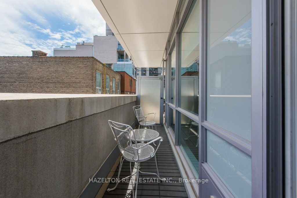 170 Avenue Rd, #211