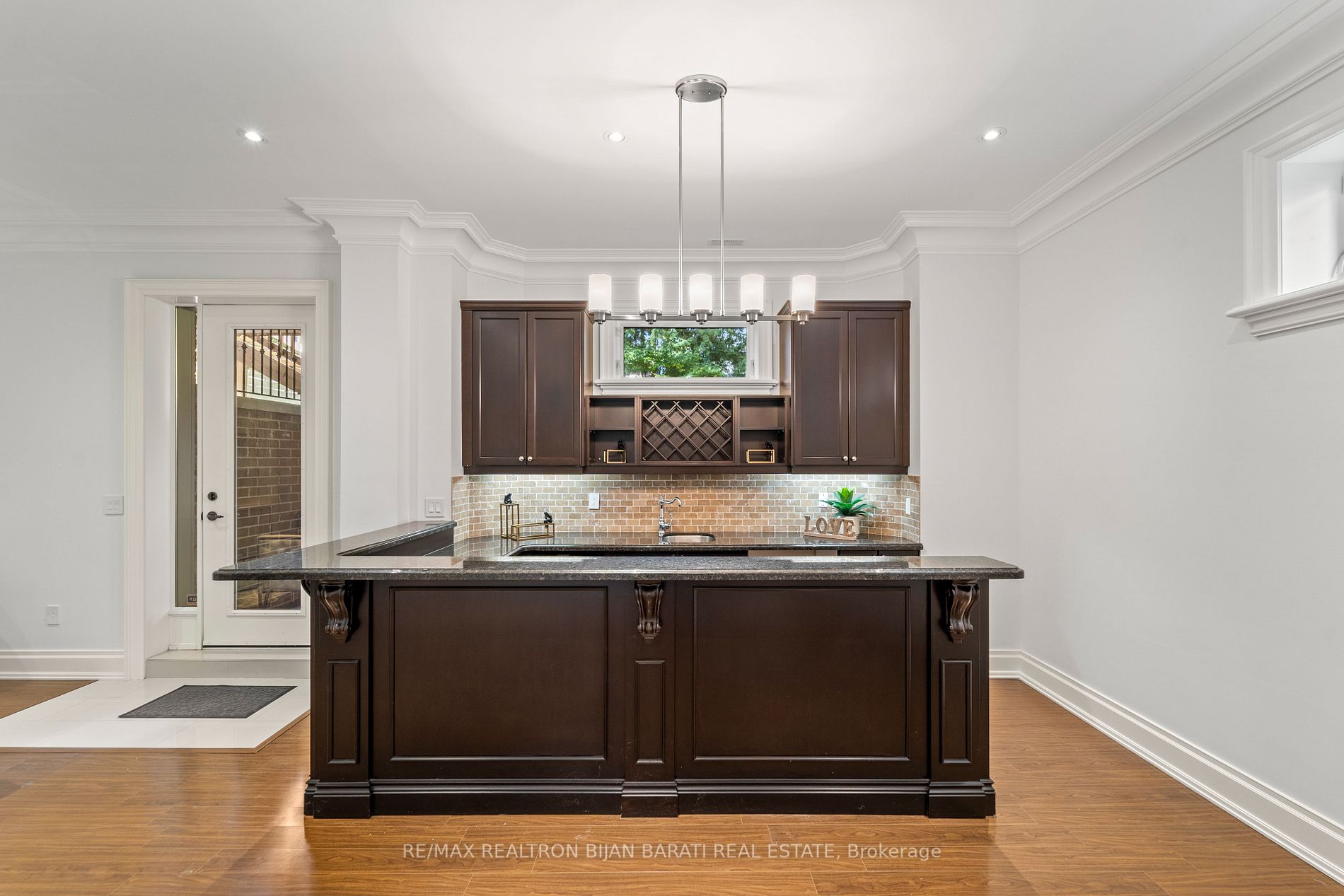 66 Kingsdale Ave