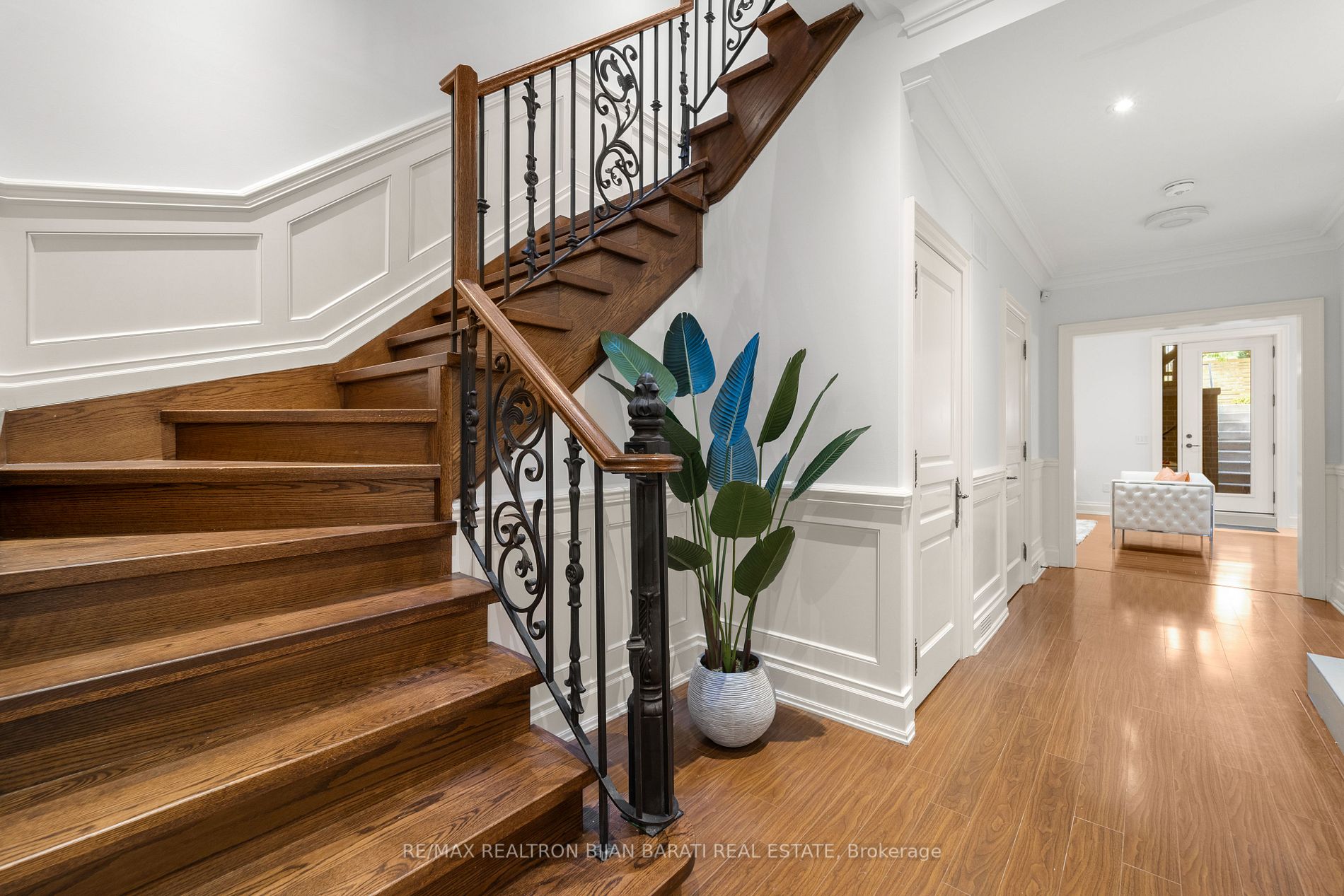 66 Kingsdale Ave