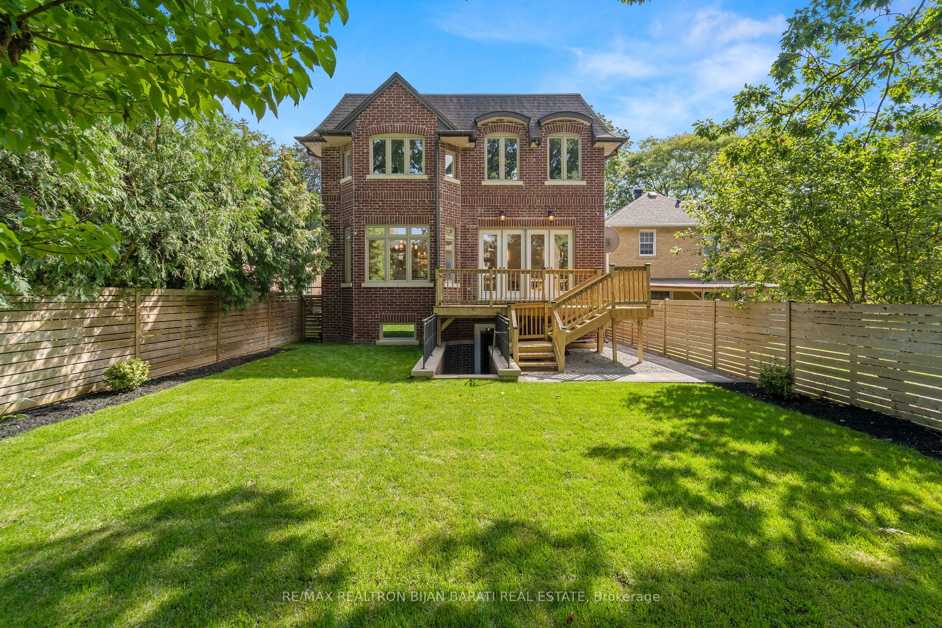 66 Kingsdale Ave