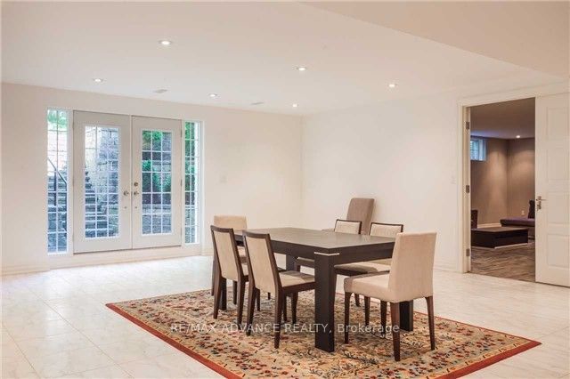 8 Shady Oaks Crescent