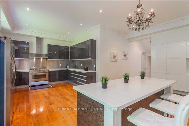 8 Shady Oaks Crescent
