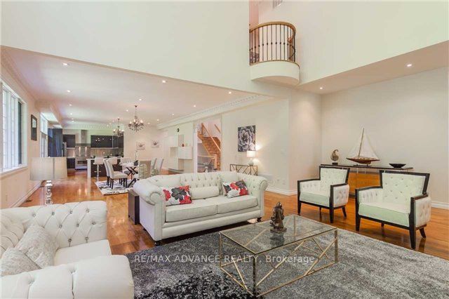 8 Shady Oaks Crescent