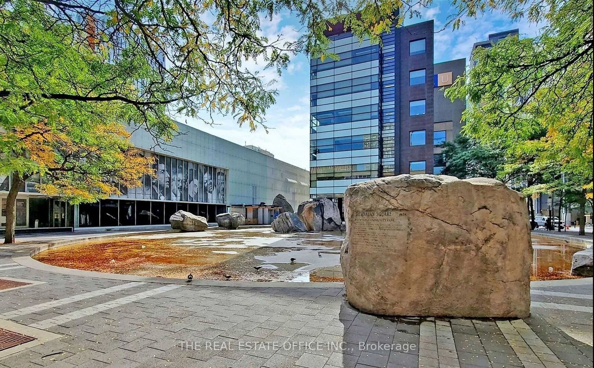 219 Dundas St E, #1709