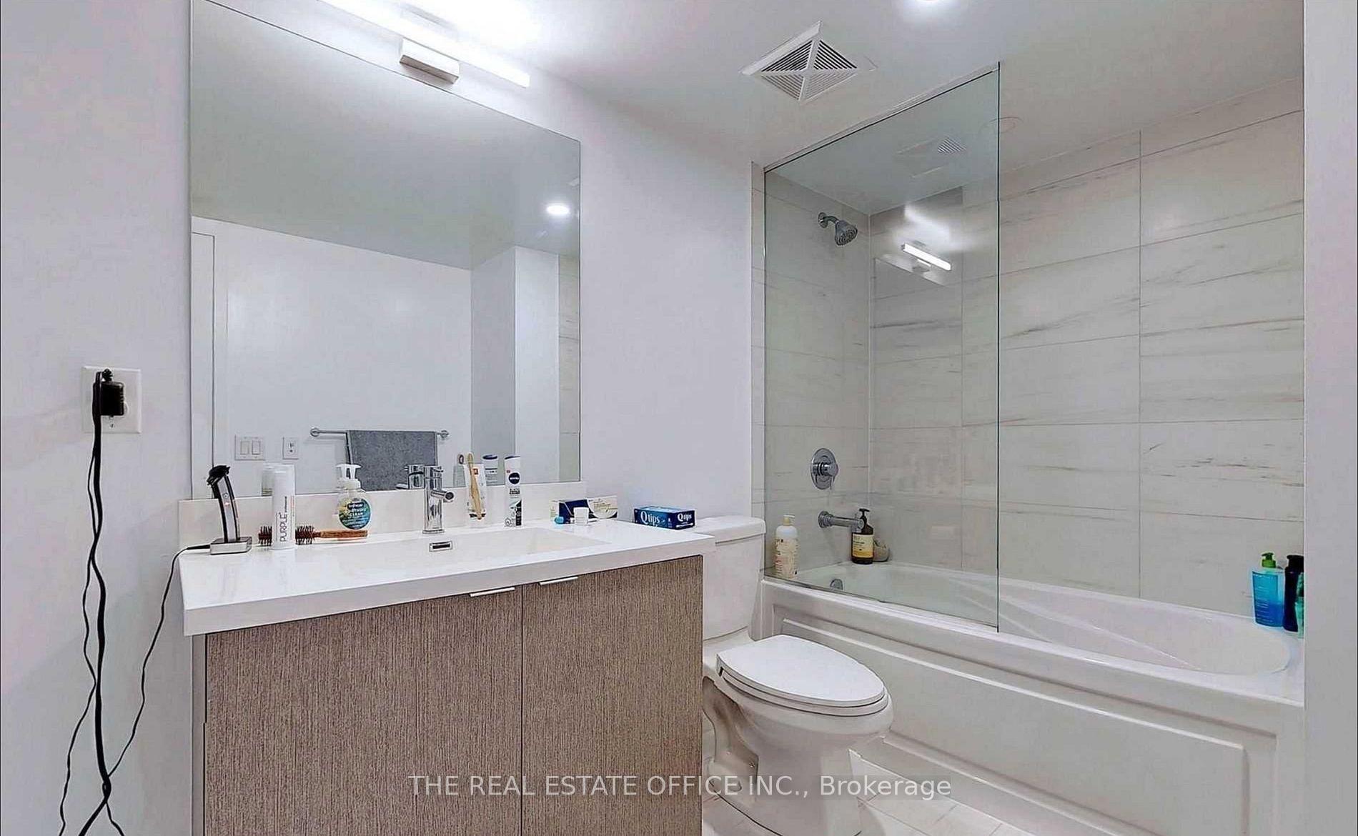 219 Dundas St E, #1709