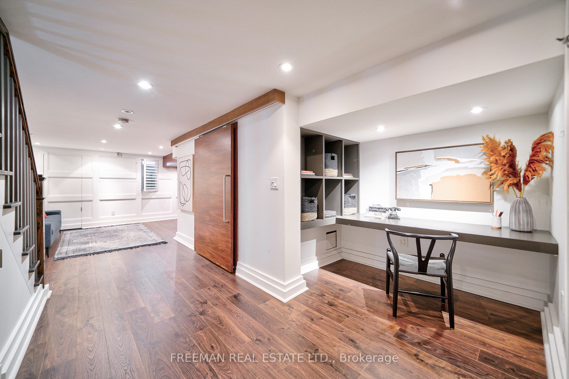 15 Laurier Ave