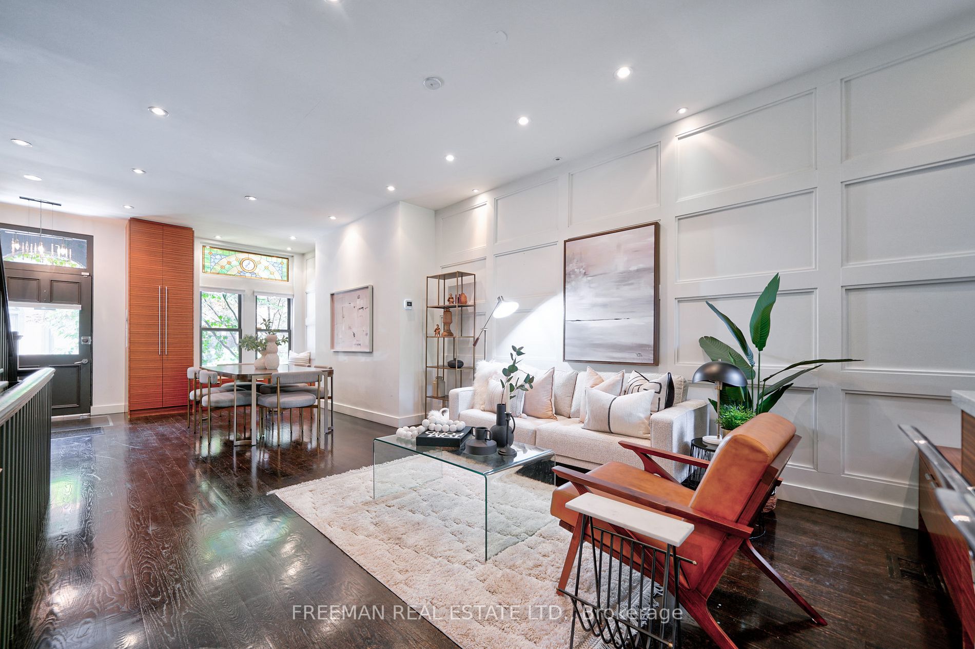 15 Laurier Ave