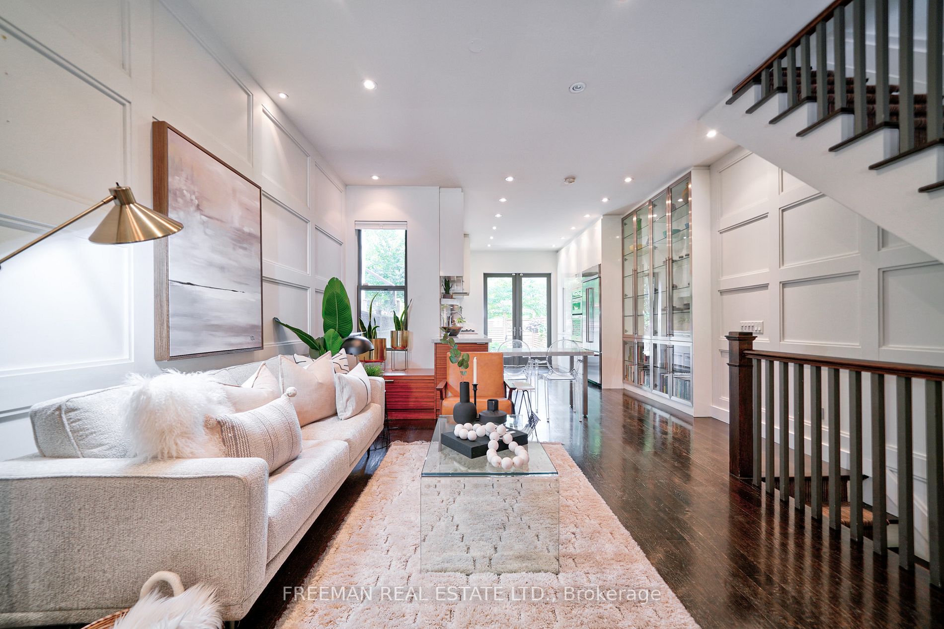 15 Laurier Ave