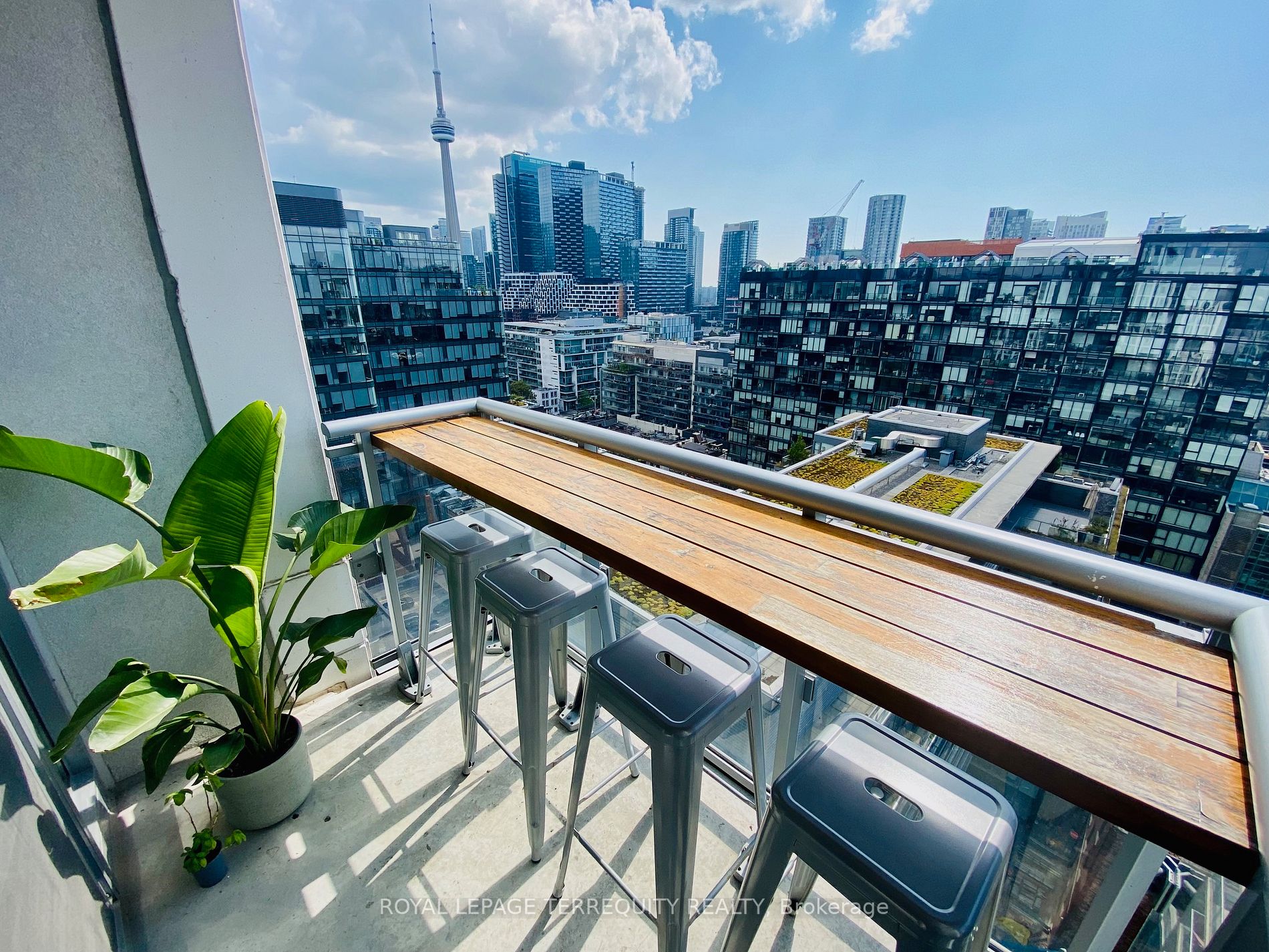 525 Adelaide St W, #Lph28