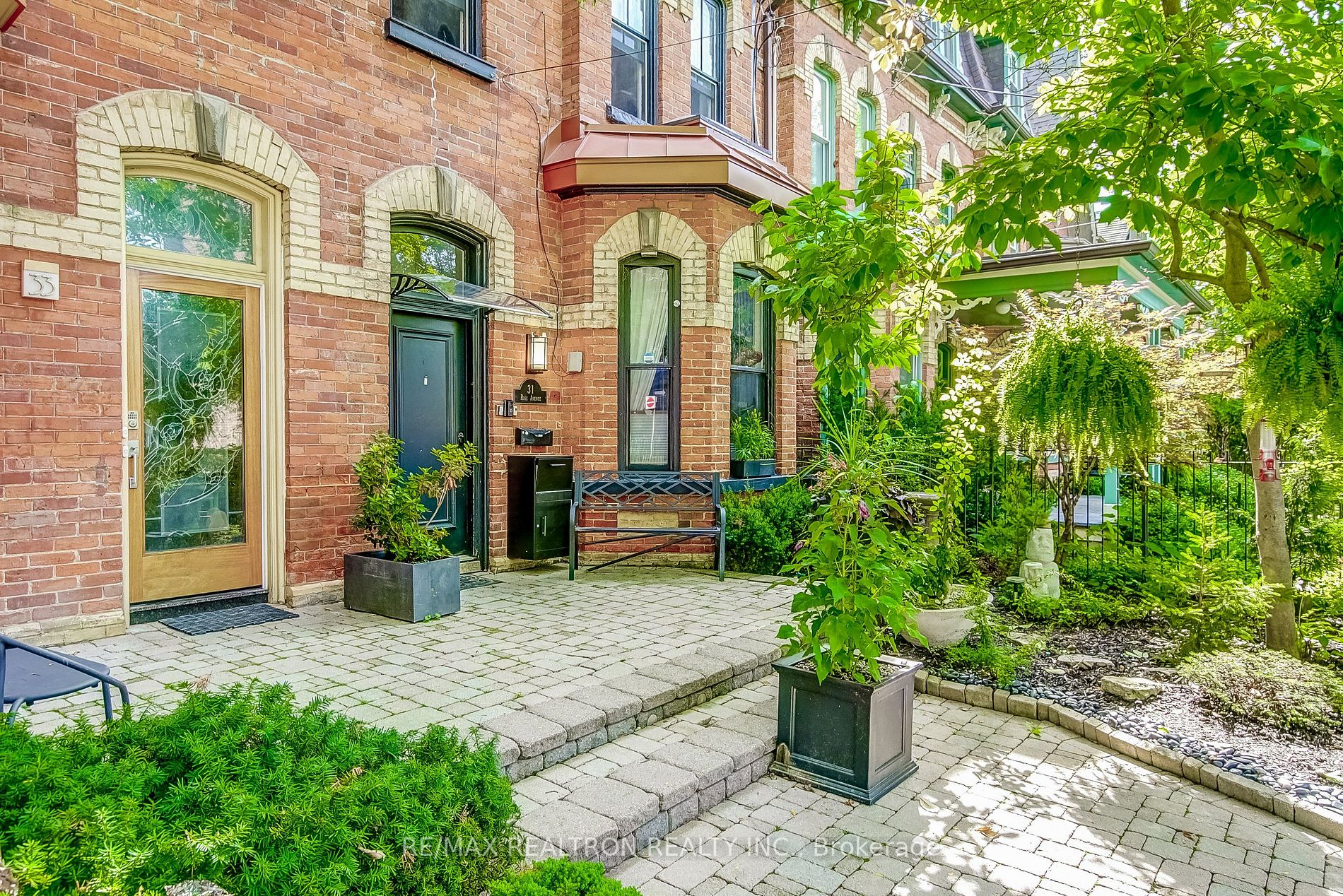 31 Rose Avenue