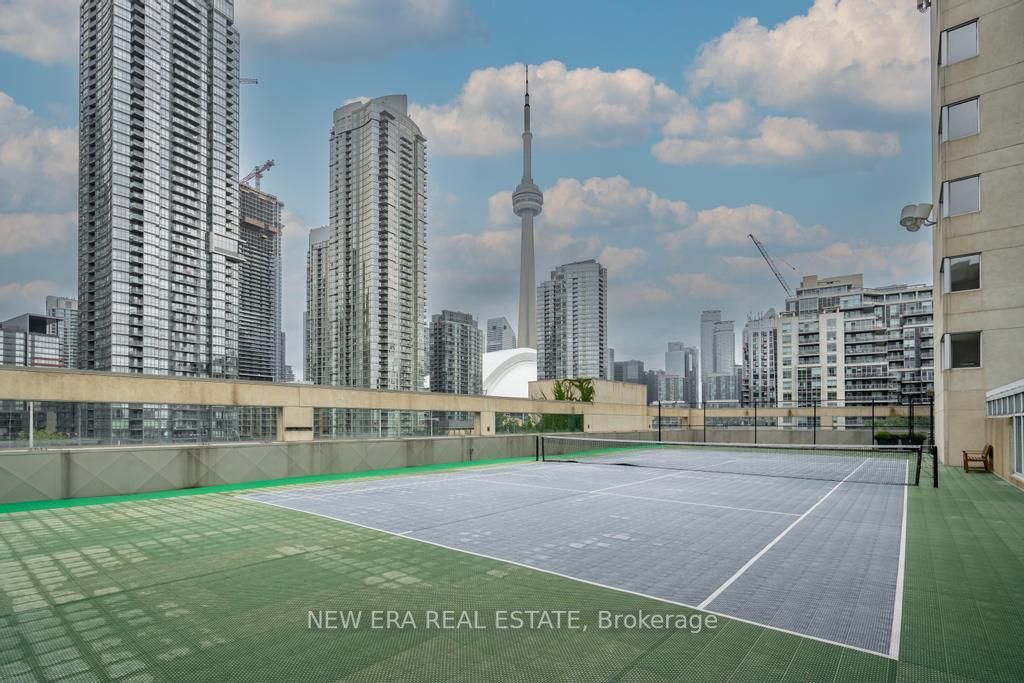 460 Queens Quay W, #404E