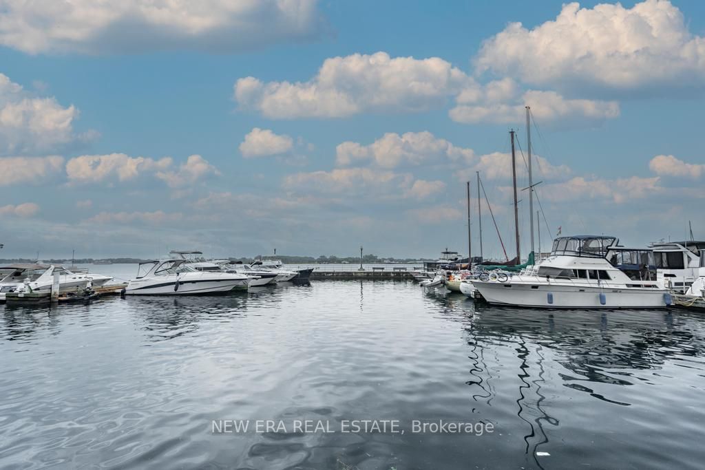 460 Queens Quay W, #404E