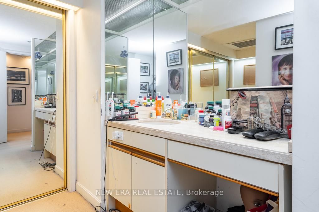 460 Queens Quay W, #404E